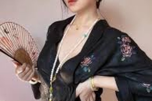 霸凌老人、媚男厌女!白鹿黑料越扒越有赵露思被无辜牵连