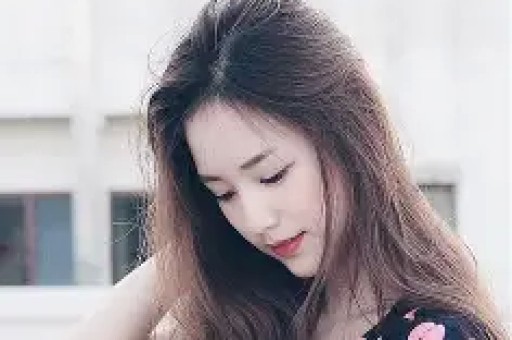 她是B站里的央视女神“黑料”被全网曝光后粉丝却更爱她了？